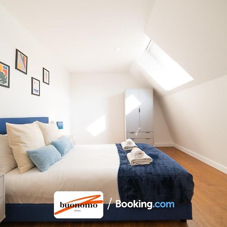 לונדון Two Bedroom Apartment At Buonomo Stays Short Lets & Serviced Accommodation מראה חיצוני תמונה