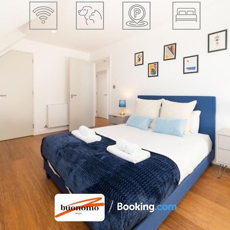 לונדון Two Bedroom Apartment At Buonomo Stays Short Lets & Serviced Accommodation מראה חיצוני תמונה