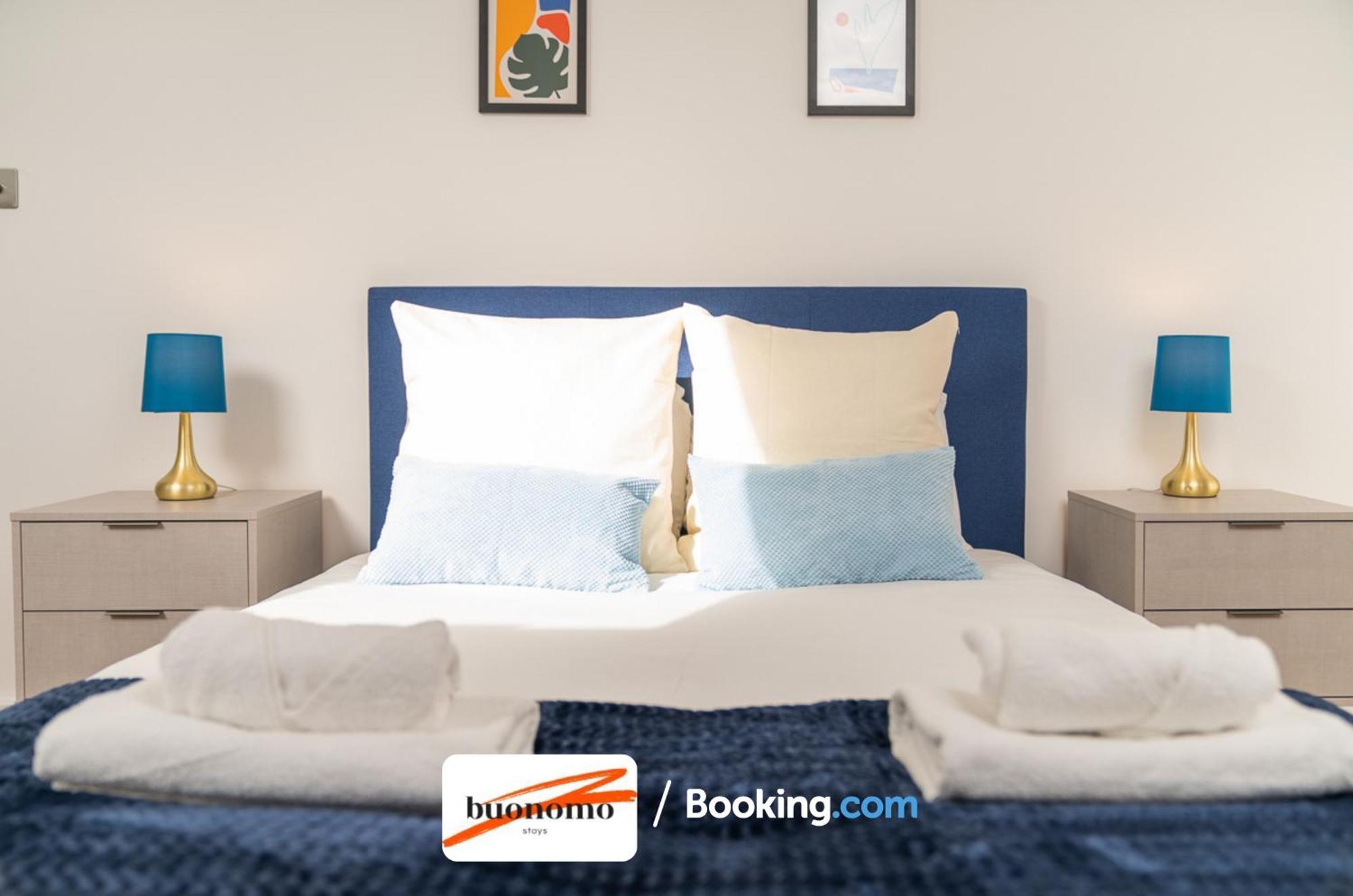 לונדון Two Bedroom Apartment At Buonomo Stays Short Lets & Serviced Accommodation מראה חיצוני תמונה
