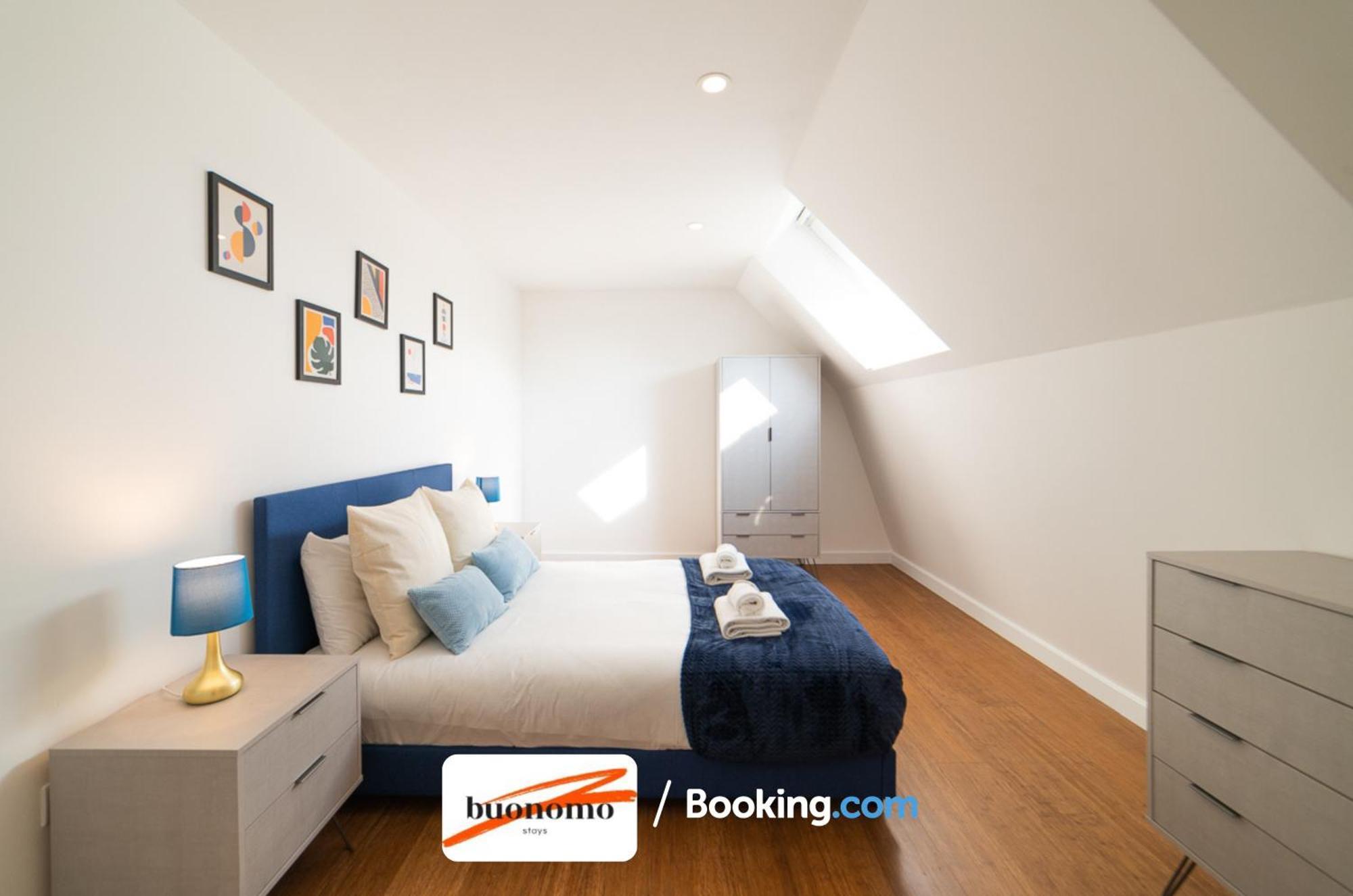 לונדון Two Bedroom Apartment At Buonomo Stays Short Lets & Serviced Accommodation מראה חיצוני תמונה